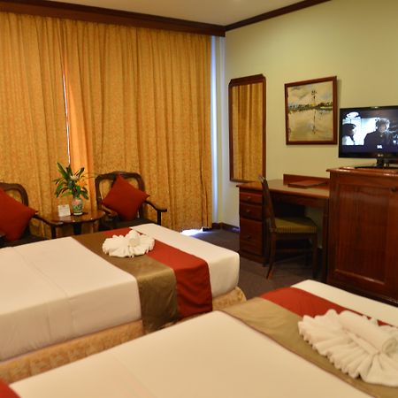 Angkor Hotel Siem Reap Exterior photo