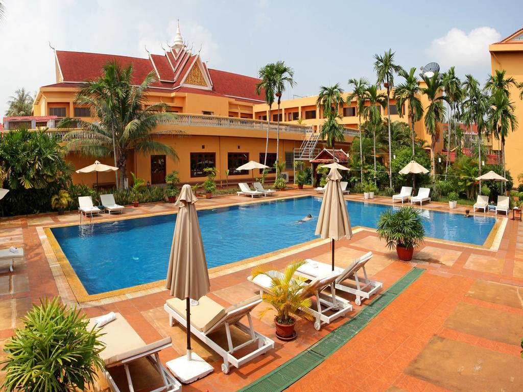 Angkor Hotel Siem Reap Exterior photo