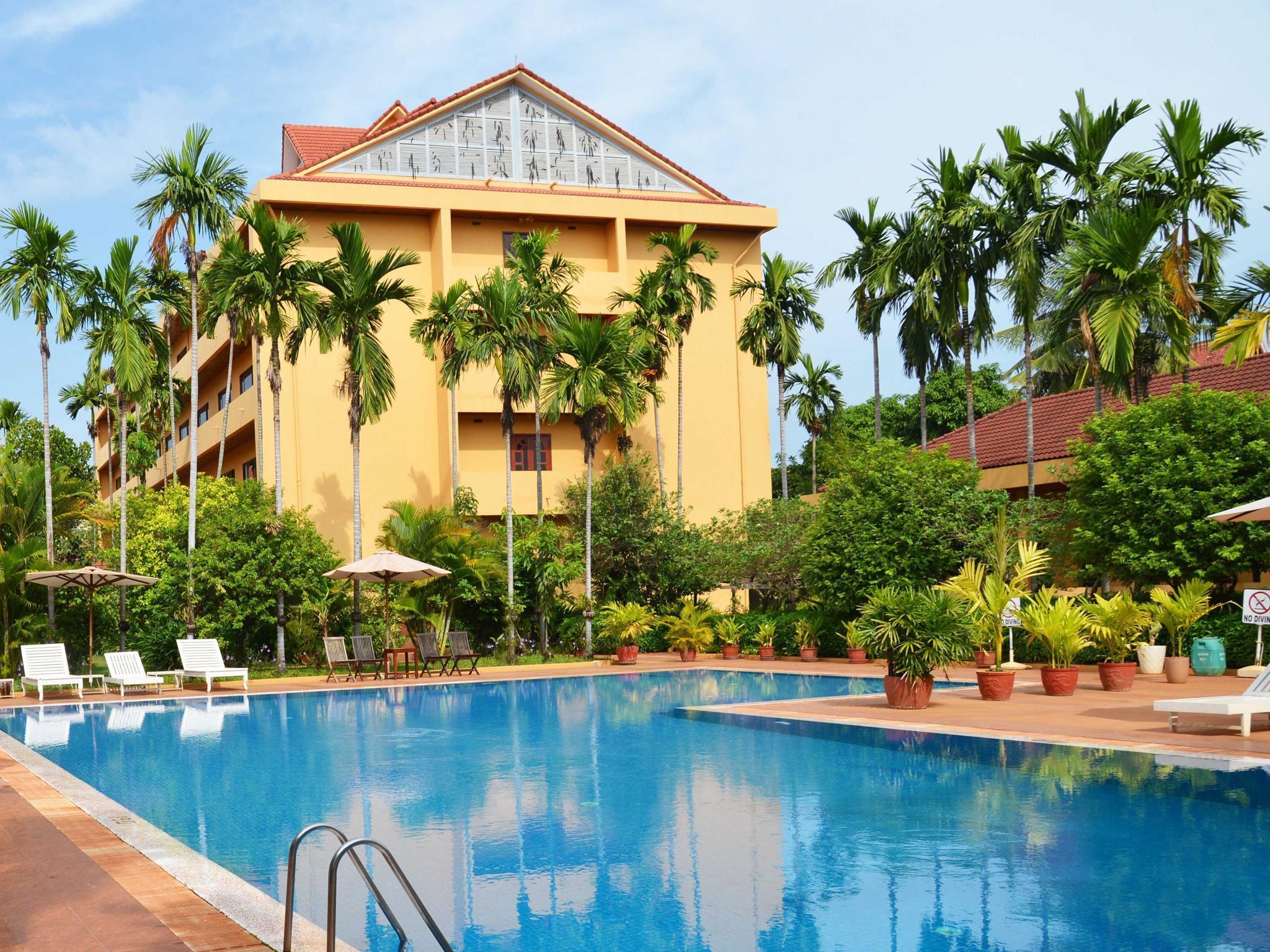 Angkor Hotel Siem Reap Exterior photo
