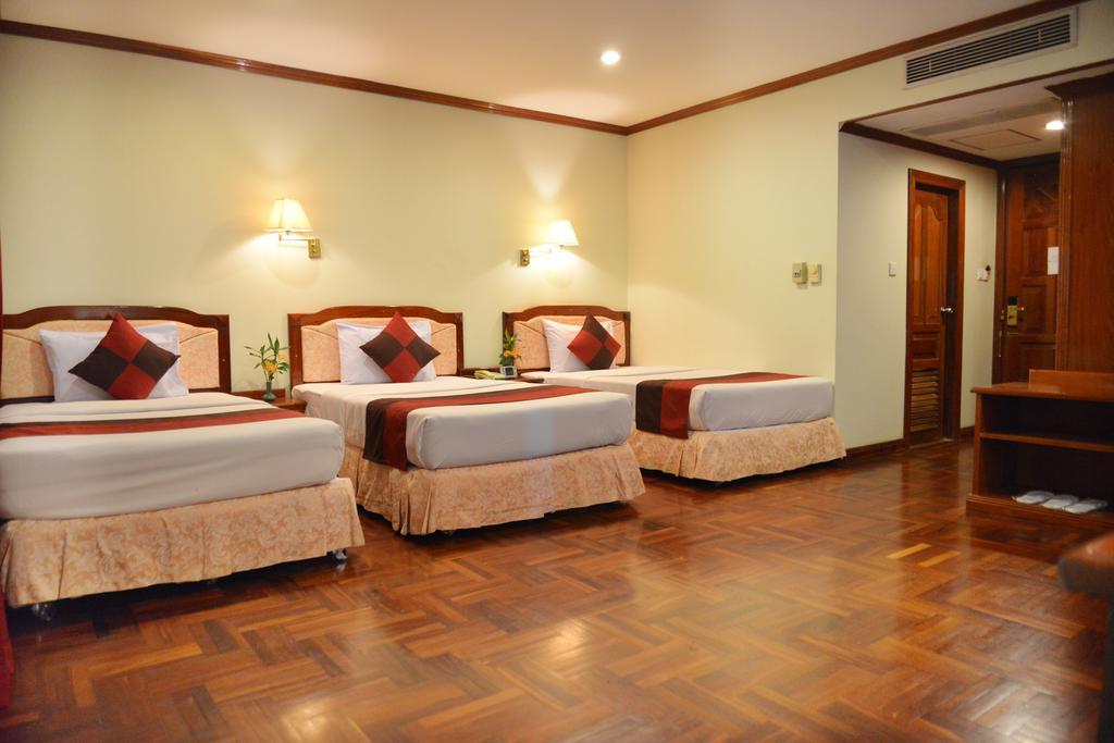 Angkor Hotel Siem Reap Exterior photo