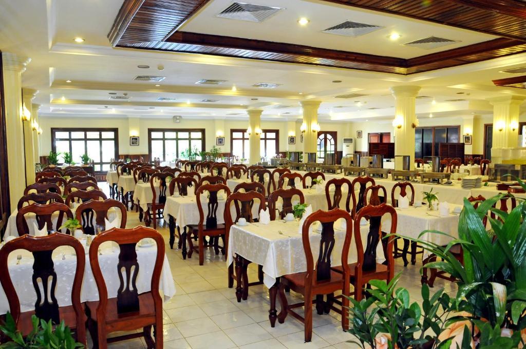 Angkor Hotel Siem Reap Exterior photo