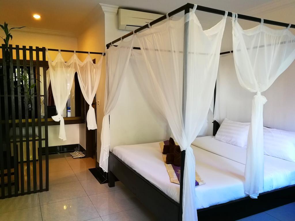 Angkor Hotel Siem Reap Exterior photo