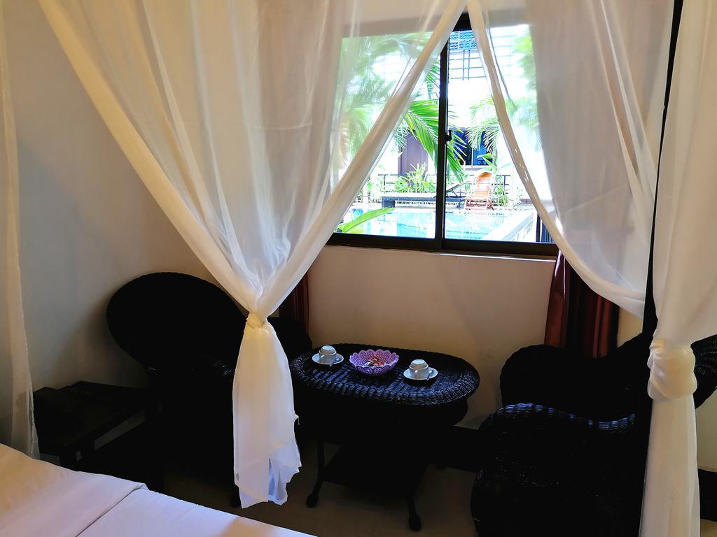Angkor Hotel Siem Reap Exterior photo