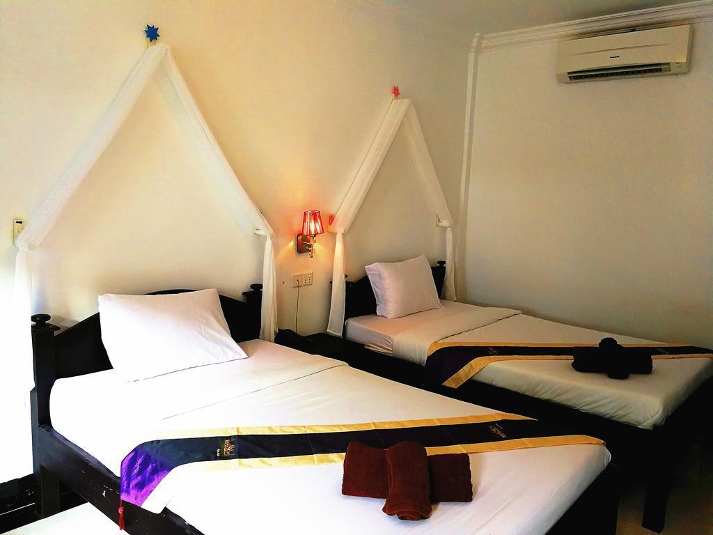 Angkor Hotel Siem Reap Exterior photo