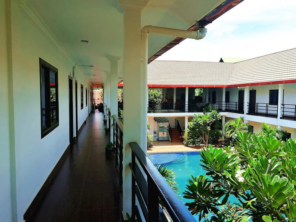 Angkor Hotel Siem Reap Exterior photo