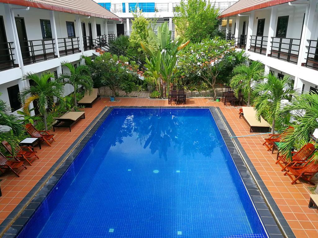 Angkor Hotel Siem Reap Exterior photo