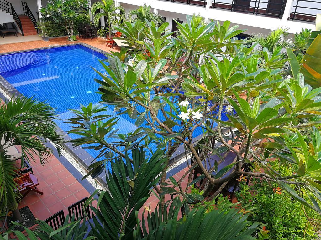 Angkor Hotel Siem Reap Exterior photo