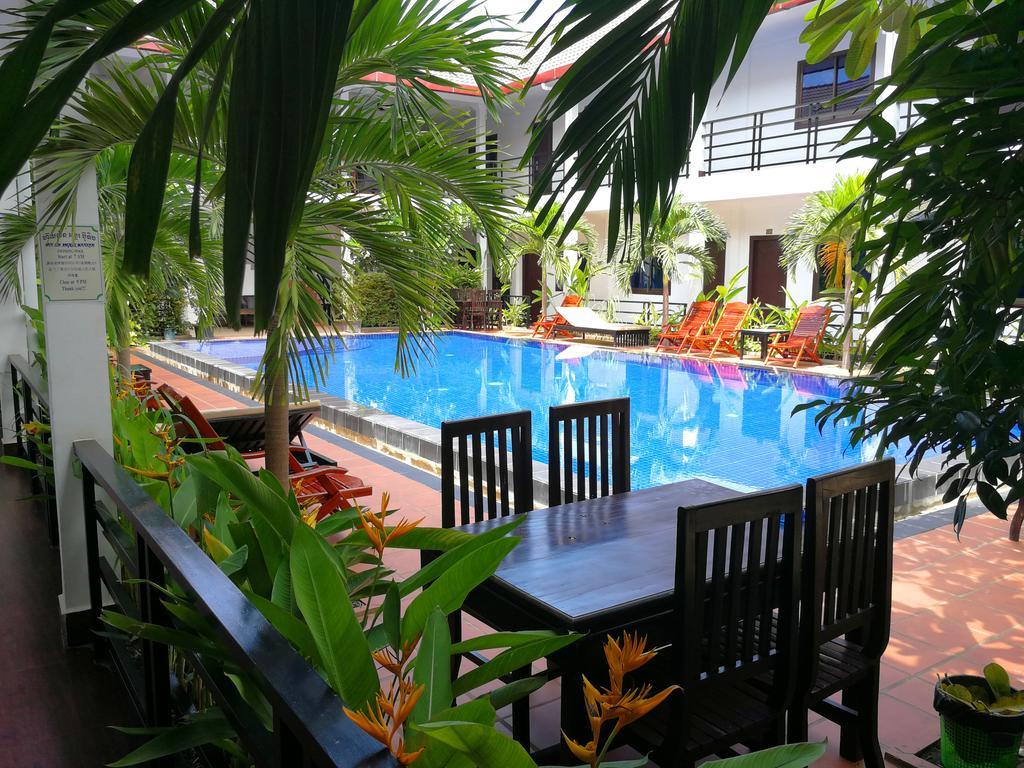 Angkor Hotel Siem Reap Exterior photo