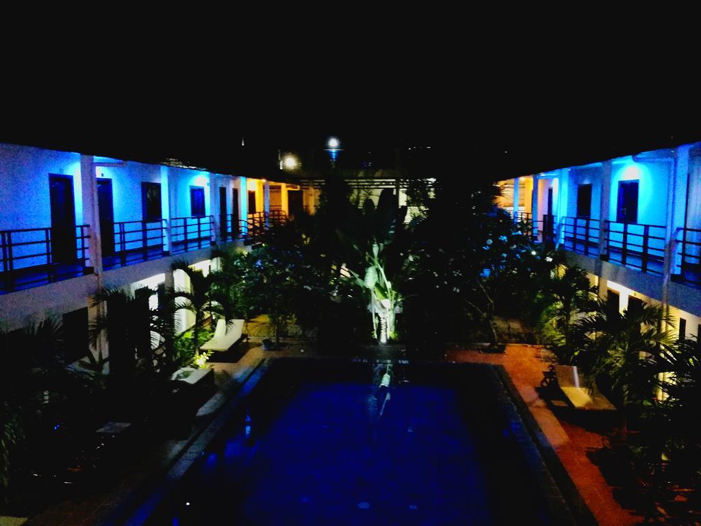 Angkor Hotel Siem Reap Exterior photo