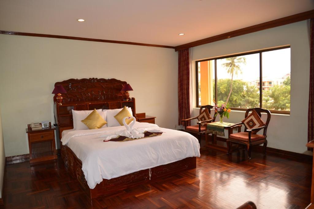 Angkor Hotel Siem Reap Exterior photo